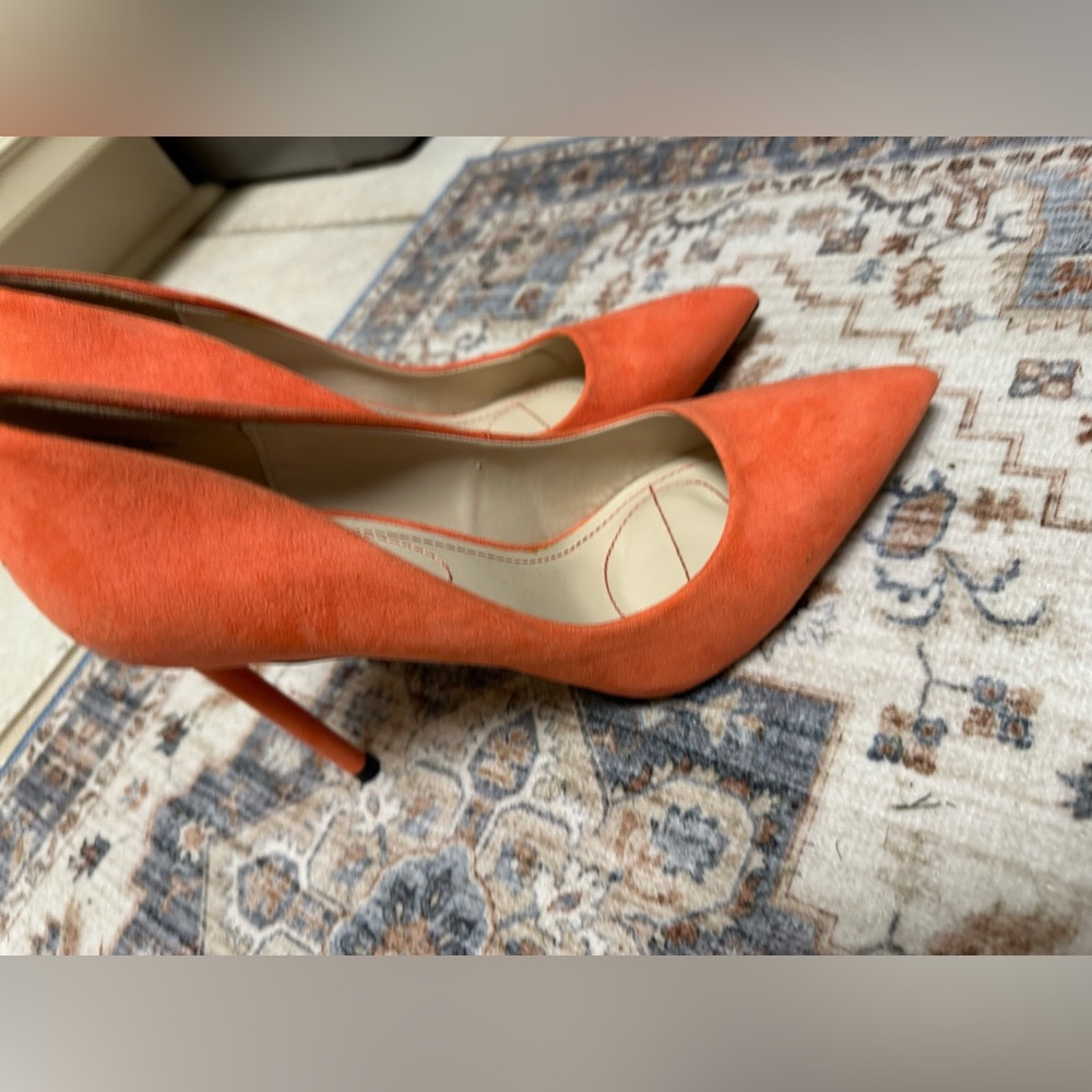 Coral sky high suede-like heels size 8 - Picture 6 of 6